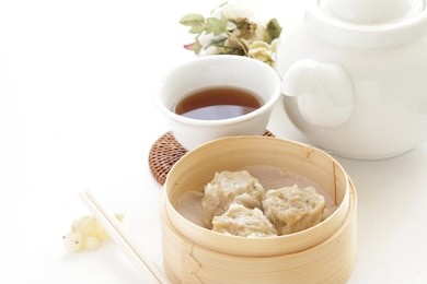chinese yum cha, pork dumpling shumai and tea
