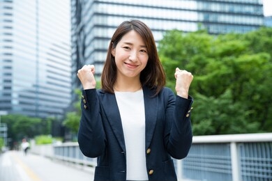 japanese business woman in tokyo