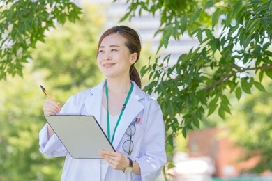 japanese female doctor in outdoor