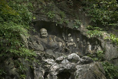 statue of laughing buddha