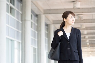 asian young business woman working