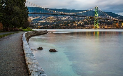 sunset lighting lions gate bridge