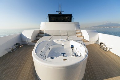 motor yacht, jacuzzi on board 