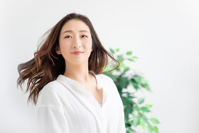 hair care image of the asian woman