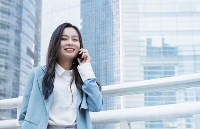 business woman talking on the phone