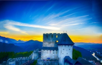 sunrise mountain castle rock landscape. castle rock in mountain sunrise scene. sunrise mountain castle rock. mountain castle rock sunrise