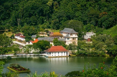 temple of the tooth, kandy, sri lanka