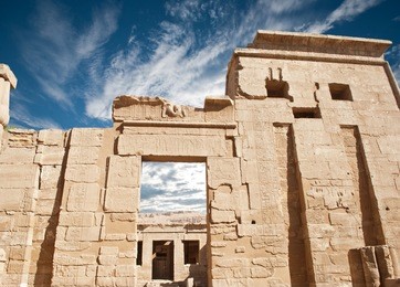 temple medinat habu in luxor 