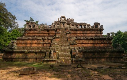 the celestial temple phimeanakas from 11th century is part of the royal palace angkor thom at the cambodian angkor wat heritage site
