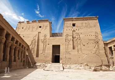 temple medinat habu in luxor 