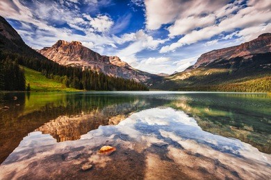 emerald lake reflection