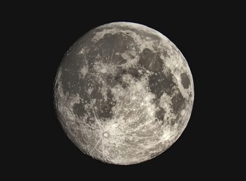 very detailed full moon photo