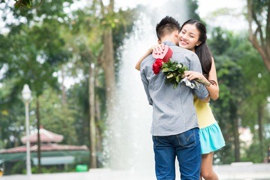 boy and girl dating at valentineÃ?Â¢??s day