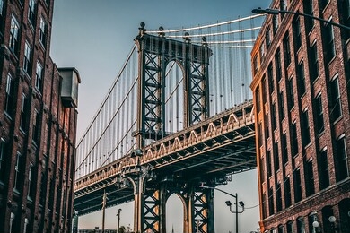 manhattan bridge through the eyes of brooklyn
