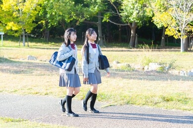 high school students going home