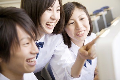 japanese students collaborating