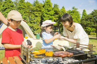 japanese couple enjoying a barbecue