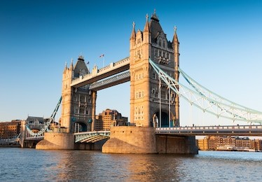 tower bridge in london in the late afternoon
