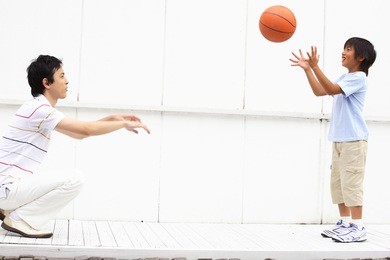 japanese father and son who play the basketball