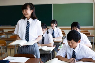 junior high school class scene