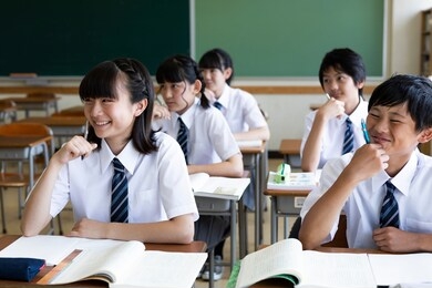 junior high school class scene