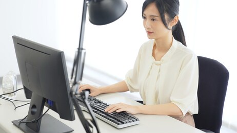 asian businesswoman working in office. desk work.