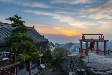 mount hua,located in shaanxi,is the highest of chinaÃ¢Â?Â?s five sacred mountains