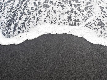 punaluu black sand beach