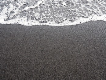 punaluu black sand beach