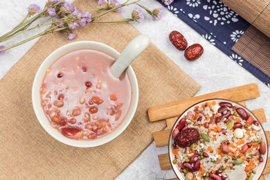 on laba festival, people have the tradition of making laba porridge