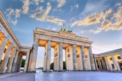 berlin brandenburg gate (brandenburger tor) when sunset, berlin, germany