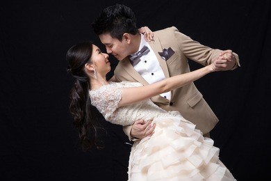 asian bride and groom wedding photo