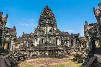 banteay samre is a temple at angkor, cambodia located east of the east baray. built under suryavarman ii and yasovarman ii in the early 12th century, it is a hindu temple in the angkor wat style