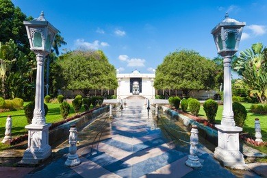 saheliyon-ki-bari (courtyard of the maidens) is a major garden in udaipur, india