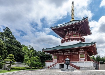 the large pagoda at narita temple