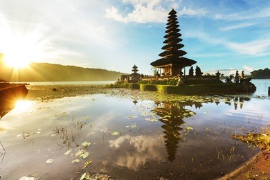 pura ulun danu temple, bali, indonesia
