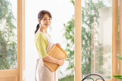 a young waitress working in a cafe