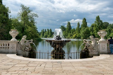 the italian gardens at hyde park in london, uk
