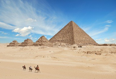 pyramids in giza 