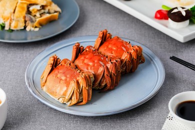 delicious asian hairy crab food