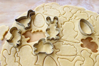 preparing easter gingerbread cookies step by step