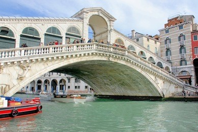 italy, venice the rialto bridge