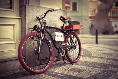 vintage bicycle at the city