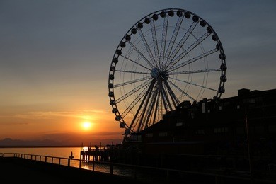seattle great wheel at sunset in the summer