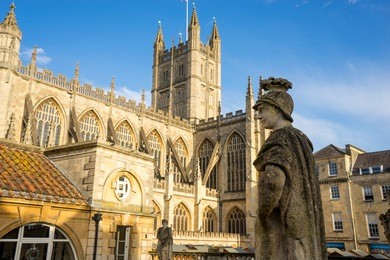 roman baths & abbey in bath spa city, england