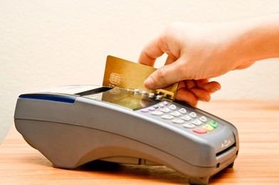 payment machine and credit card in supermarket