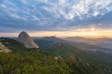 韩国 北汉山 风景_站酷海洛_正版图片_视频_字体_音乐素材交易平台
