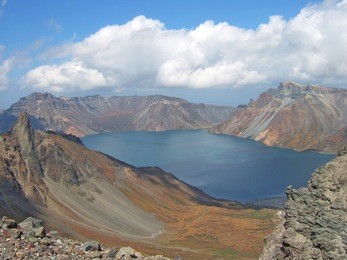 vulcanic lake on the top of legendary north korea paktusan mountain