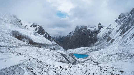 scenery along the duku highway, national highway 217, xinjiang, china