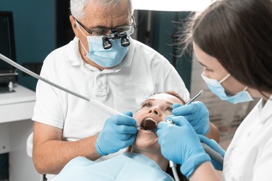 the dentist takes into account the individual needs of the patient when treating teeth. she leads a dialogue and understands the specifics of each case, providing a personalized approach.